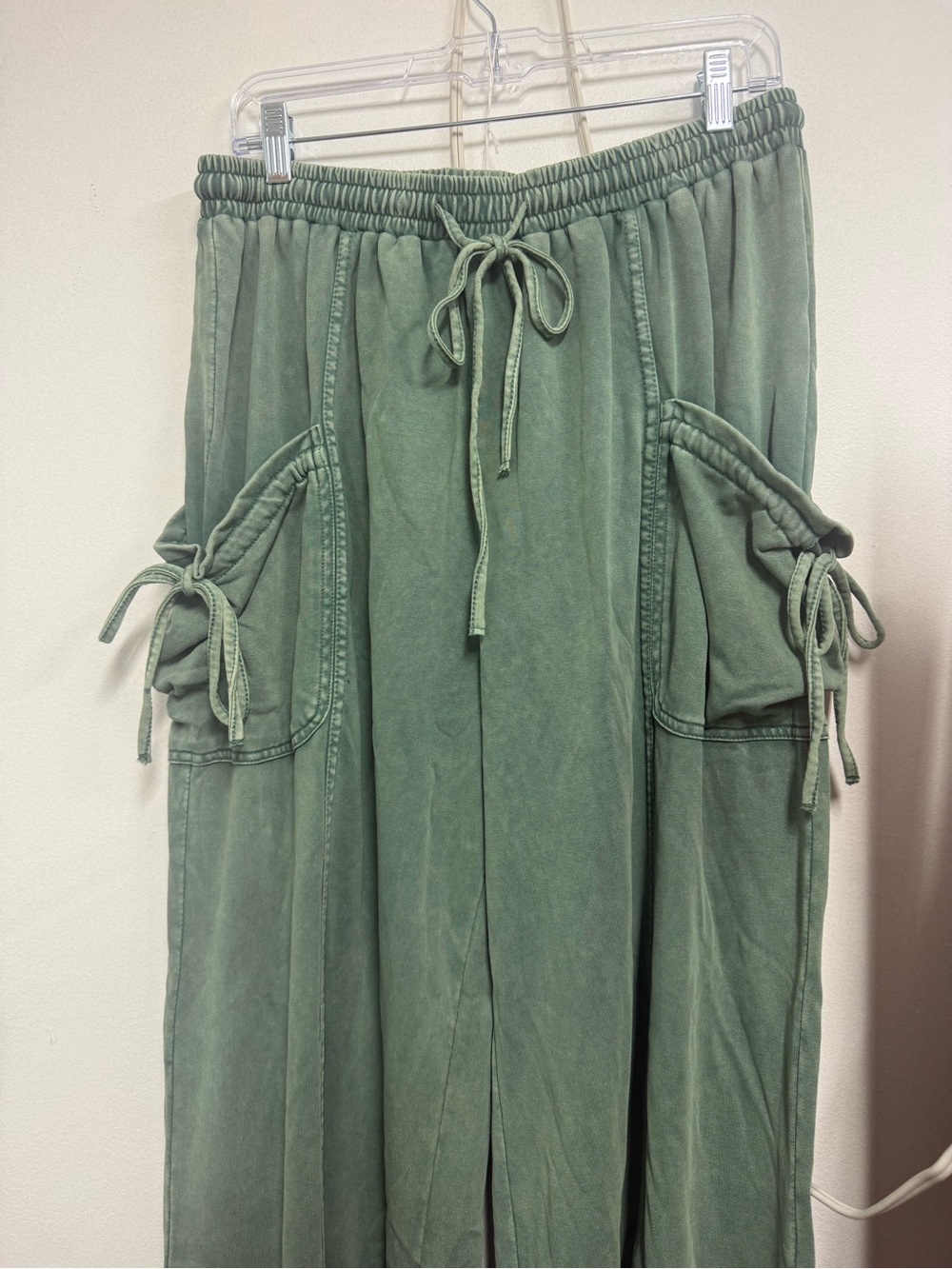 Easel PLUS P Green 100% CottonMineralWashed Terry Pants With Large Cargo Pockets